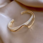 Eco-Friendly Light Luxury Plate Bracelet Curved Metal Texture Bracelet Ins Niche Design Korean Fashion