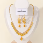 Diamond-Encrusted European and American Necklaces and Earring     10